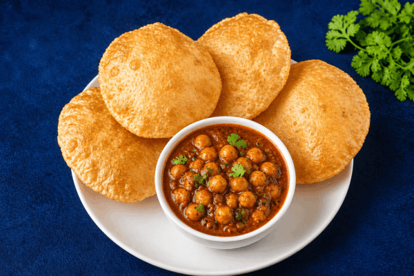Chole with 4 Poori